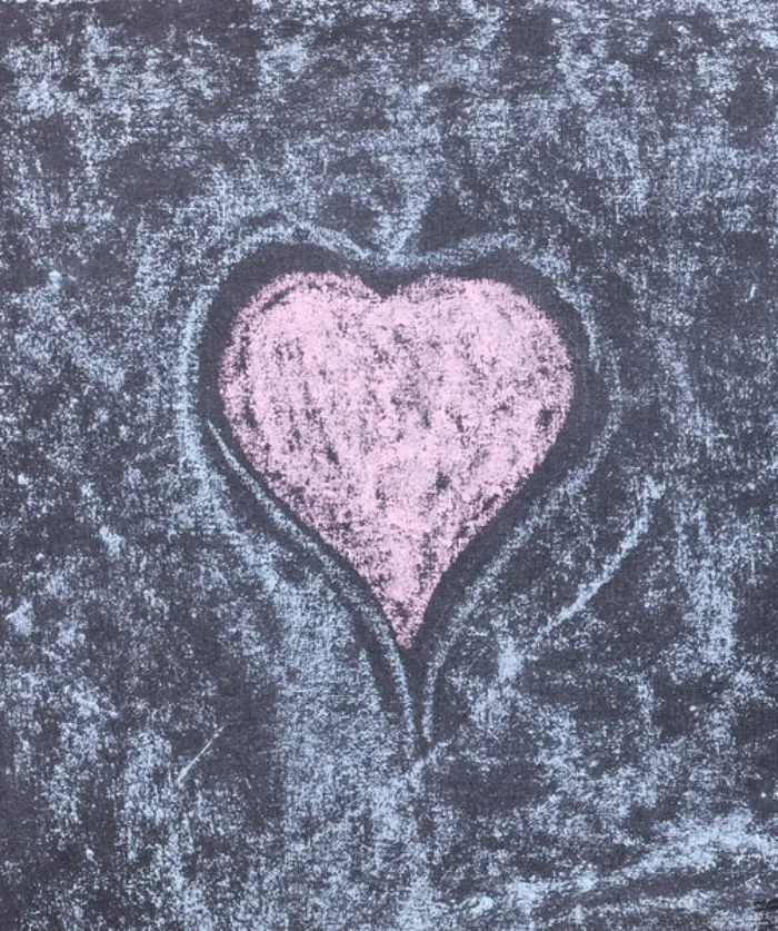 Picture of a heart on chalkboard