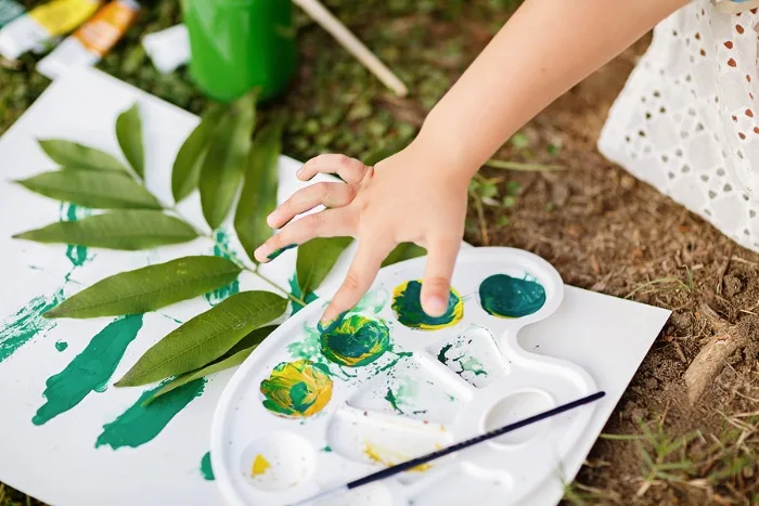 Painting with leaves